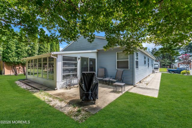 15 Encinitas Drive, Toms River, NJ 08757