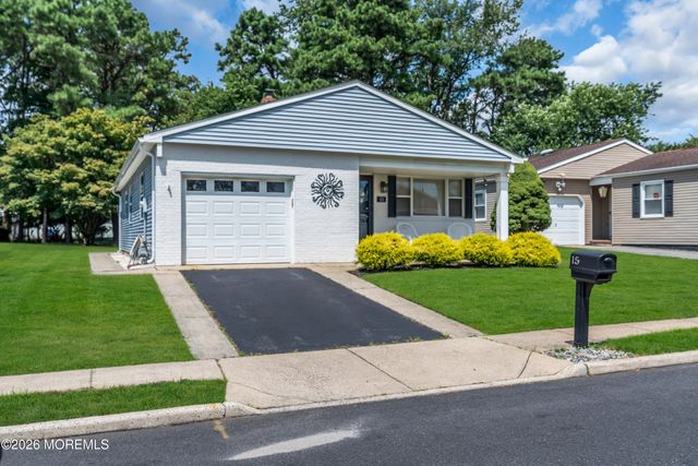 15 Encinitas Drive, Toms River, NJ 08757