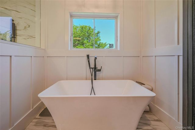 1665 Glenn Road, Southold, NY 11971