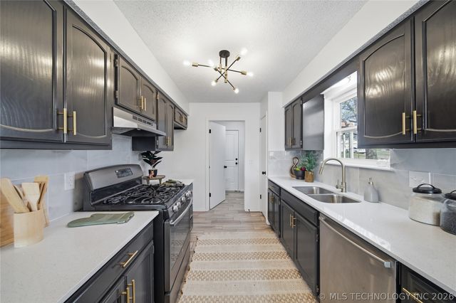 213 S 184th East Avenue, Tulsa, OK 74108