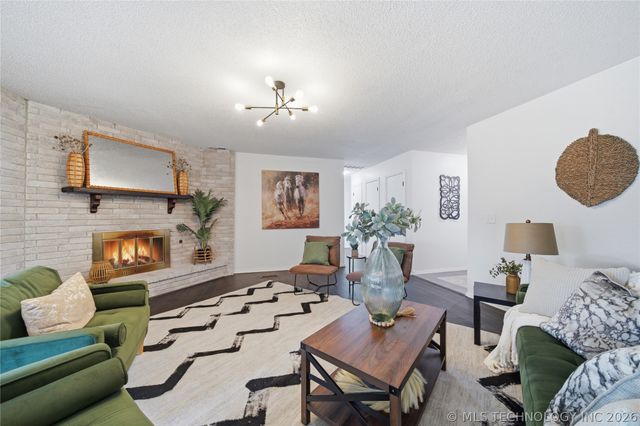 213 S 184th East Avenue, Tulsa, OK 74108