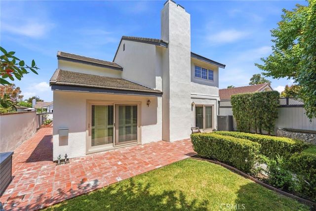 64 Bennington, Irvine, CA 92620