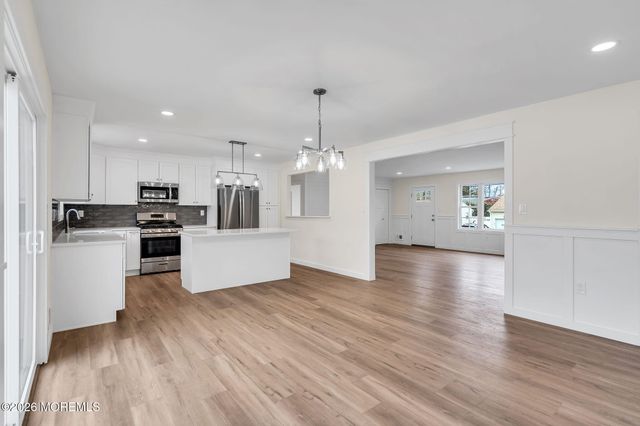 521 Beach Avenue, Beachwood, NJ 08722