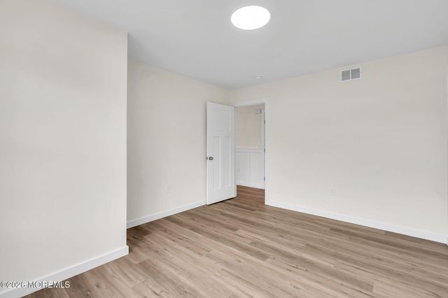 521 Beach Avenue, Beachwood, NJ 08722