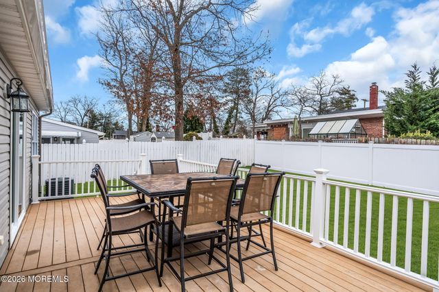 521 Beach Avenue, Beachwood, NJ 08722