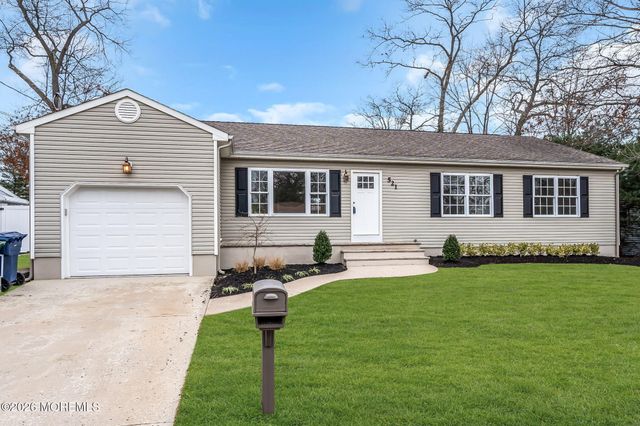 521 Beach Avenue, Beachwood, NJ 08722