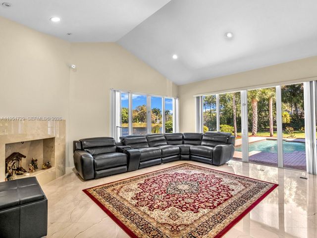 2710 Walkers way, Weston, FL 33331