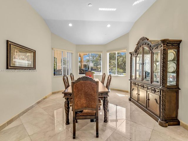 2710 Walkers way, Weston, FL 33331