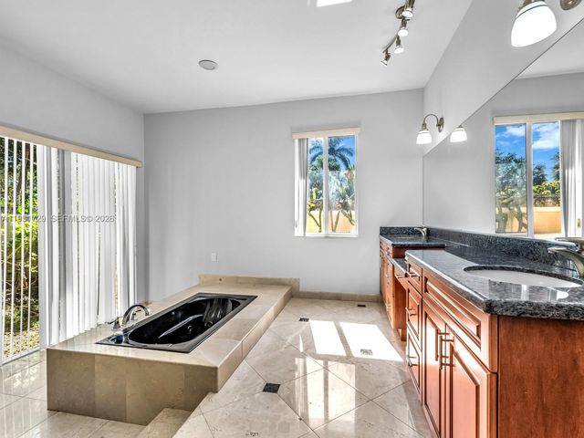 2710 Walkers way, Weston, FL 33331