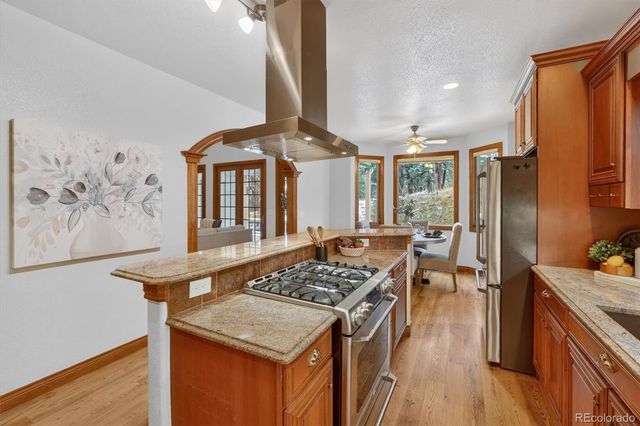 916 Tenderfoot Drive, Larkspur, CO 80118