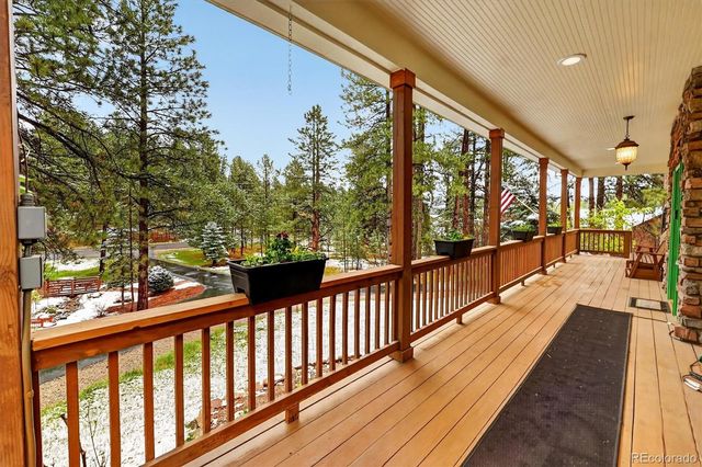 916 Tenderfoot Drive, Larkspur, CO 80118