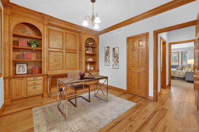 916 Tenderfoot Drive, Larkspur, CO 80118