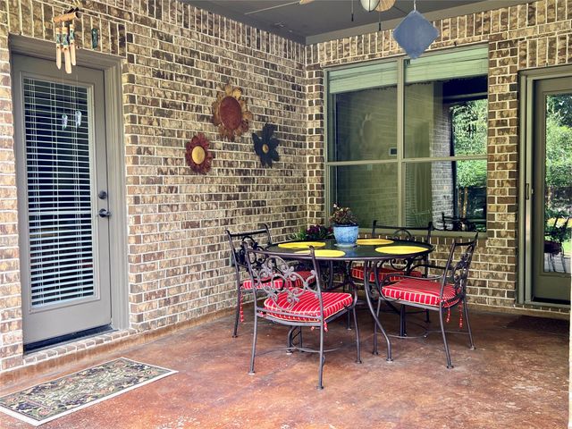 6 Sheephorn Court, The Woodlands, TX 77354