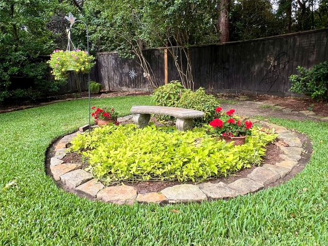 6 Sheephorn Court, The Woodlands, TX 77354