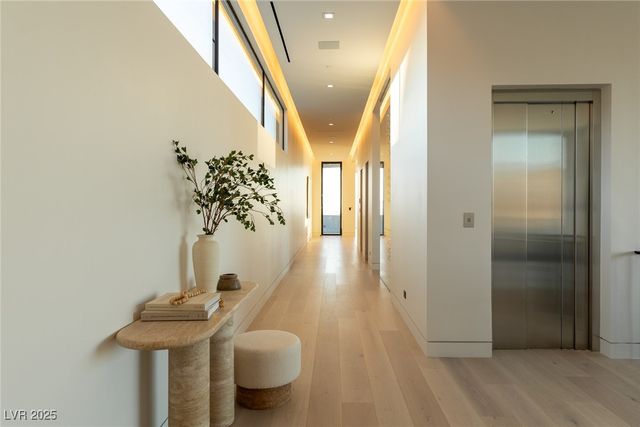 11 Chisel Crest Court, Henderson, NV 89012