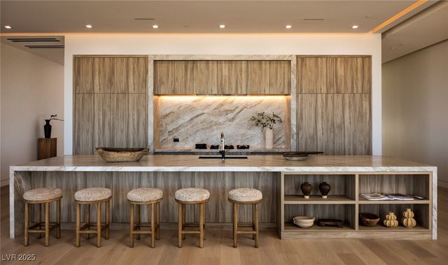 11 Chisel Crest Court, Henderson, NV 89012