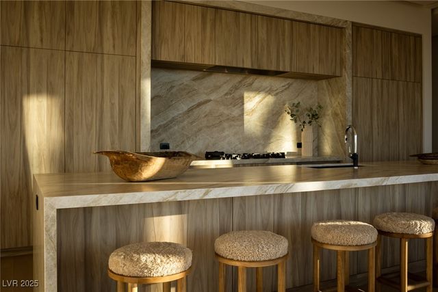 11 Chisel Crest Court, Henderson, NV 89012