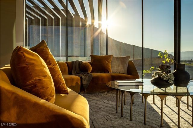 11 Chisel Crest Court, Henderson, NV 89012