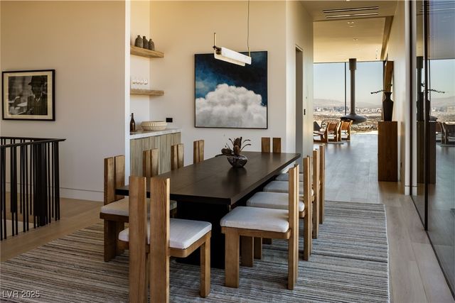 11 Chisel Crest Court, Henderson, NV 89012