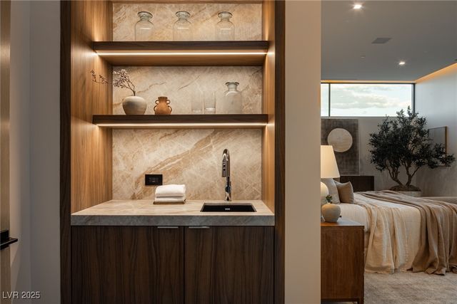 11 Chisel Crest Court, Henderson, NV 89012