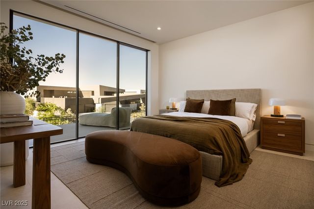 11 Chisel Crest Court, Henderson, NV 89012