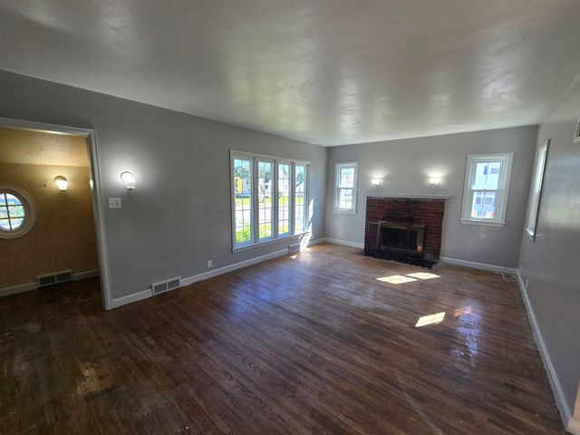 1524 Williston Street, Waterloo, IA 50702