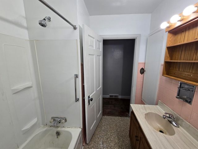 1524 Williston Street, Waterloo, IA 50702