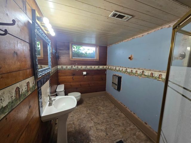 1524 Williston Street, Waterloo, IA 50702