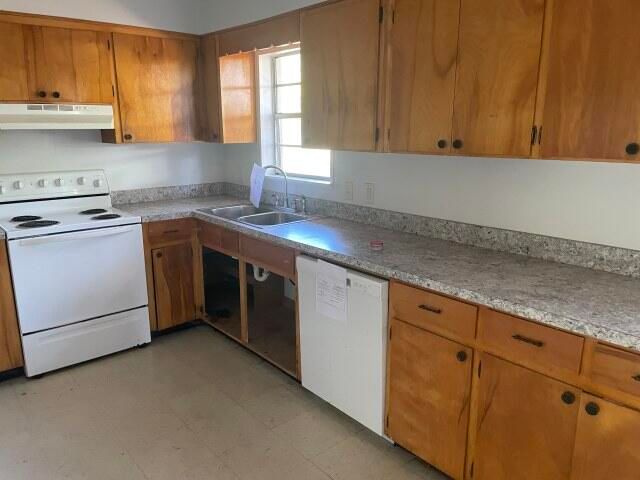 118 Peach Tree Street, Paxton, FL 32538