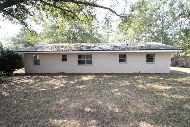 118 Peach Tree Street, Paxton, FL 32538