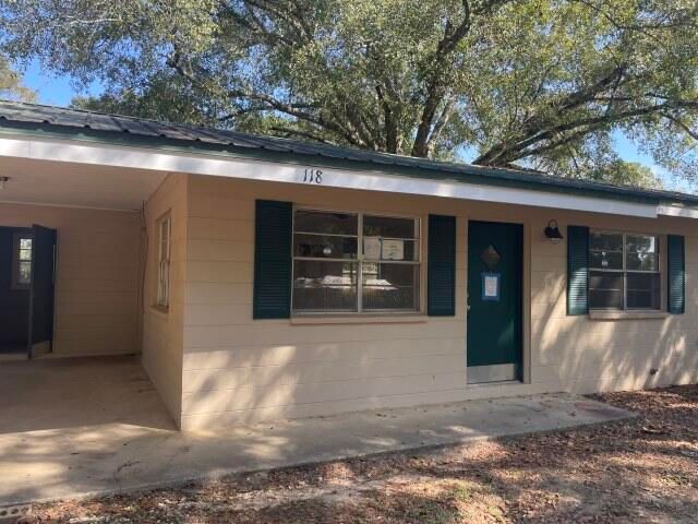 118 Peach Tree Street, Paxton, FL 32538
