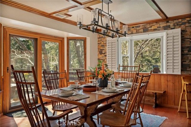 915 Trinity, Lake Arrowhead, CA 92352