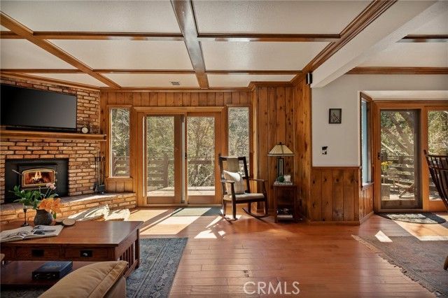 915 Trinity, Lake Arrowhead, CA 92352