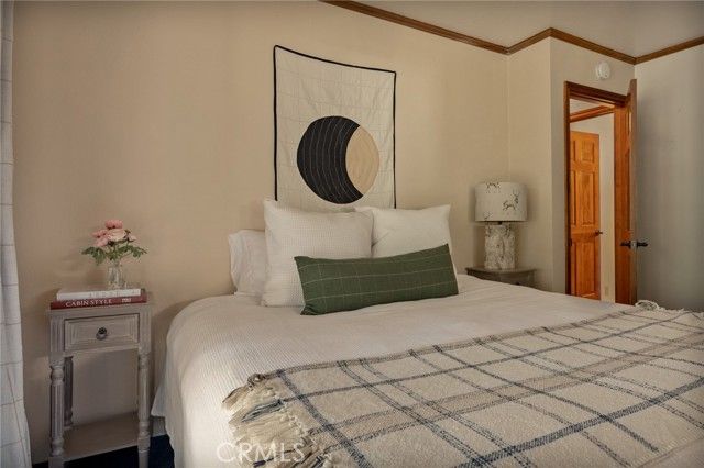 915 Trinity, Lake Arrowhead, CA 92352