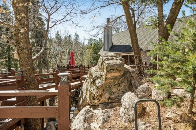 915 Trinity, Lake Arrowhead, CA 92352