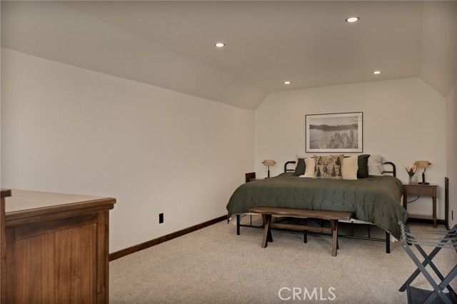 915 Trinity, Lake Arrowhead, CA 92352