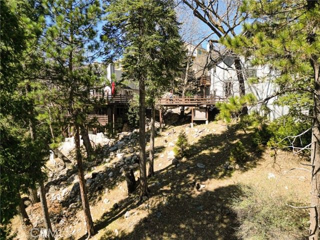 915 Trinity, Lake Arrowhead, CA 92352
