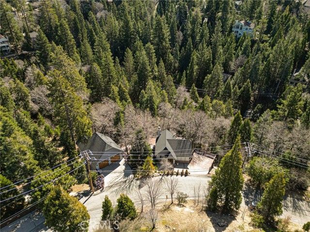 915 Trinity, Lake Arrowhead, CA 92352