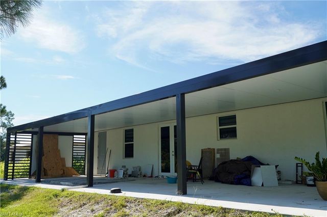 105 E 15TH ST, Lehigh Acres, FL 33972