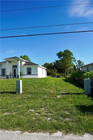105 E 15TH ST, Lehigh Acres, FL 33972