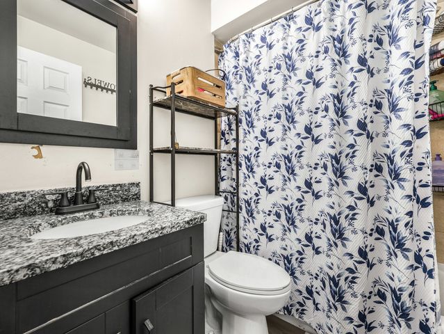 7921 W Grand Avenue 3C, Elmwood Park, IL 60707
