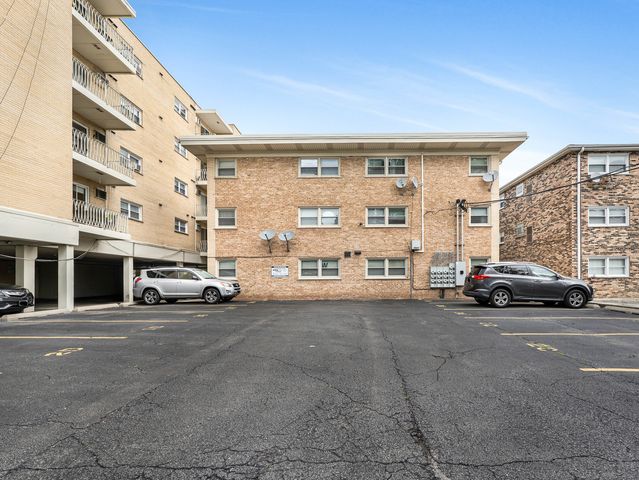 7921 W Grand Avenue 3C, Elmwood Park, IL 60707