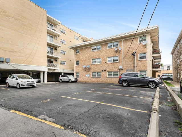 7921 W Grand Avenue 3C, Elmwood Park, IL 60707