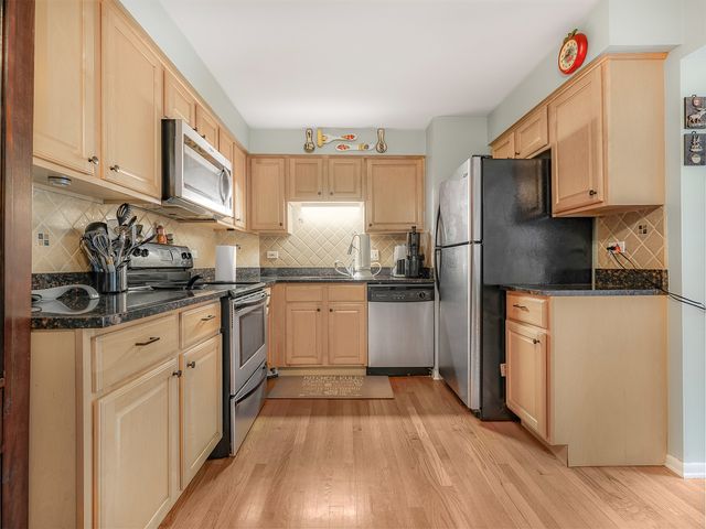 7921 W Grand Avenue 3C, Elmwood Park, IL 60707