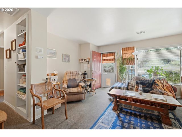 9421 Se GLENWOOD St, Portland, OR 97266
