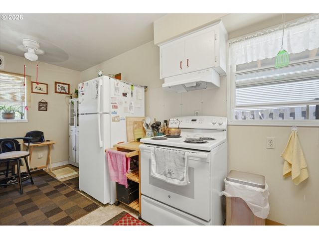 9421 Se GLENWOOD St, Portland, OR 97266