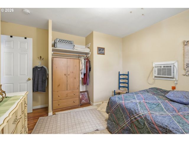 9421 Se GLENWOOD St, Portland, OR 97266