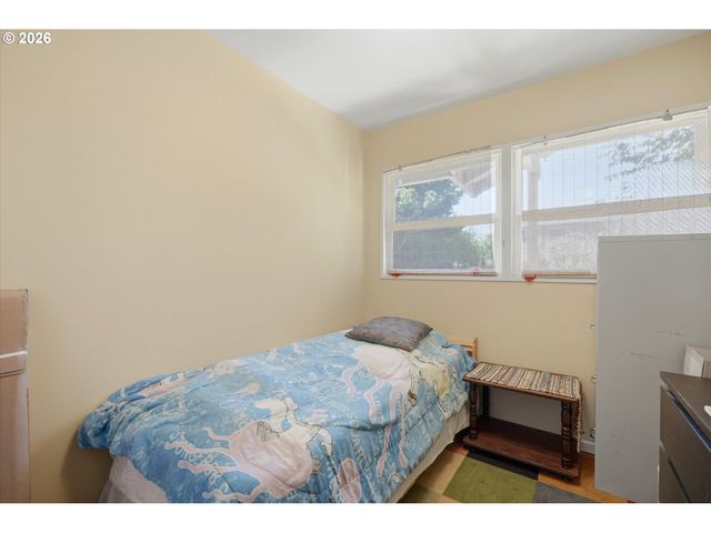 9421 Se GLENWOOD St, Portland, OR 97266