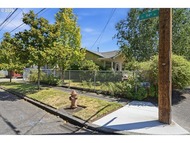 9421 Se GLENWOOD St, Portland, OR 97266