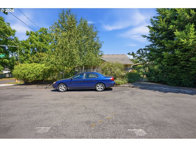 9421 Se GLENWOOD St, Portland, OR 97266